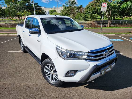 TOYOTA HILUX 2.8 SRX 4X4 CD 16V DIESEL 4P AUTOMÁTICO TOYOTA HILUX 2.8 SRX 4X4 CD 16V DIESEL 4P AUTOMÁTICO